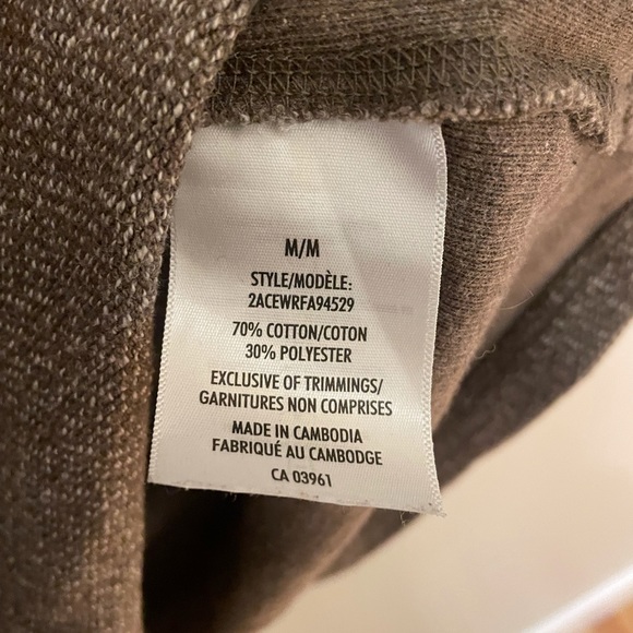 🌻2/$20 🌻 Wind River Quarter Zip - Picture 5 of 6